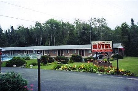Capri Motel Mackinaw City Exterior photo